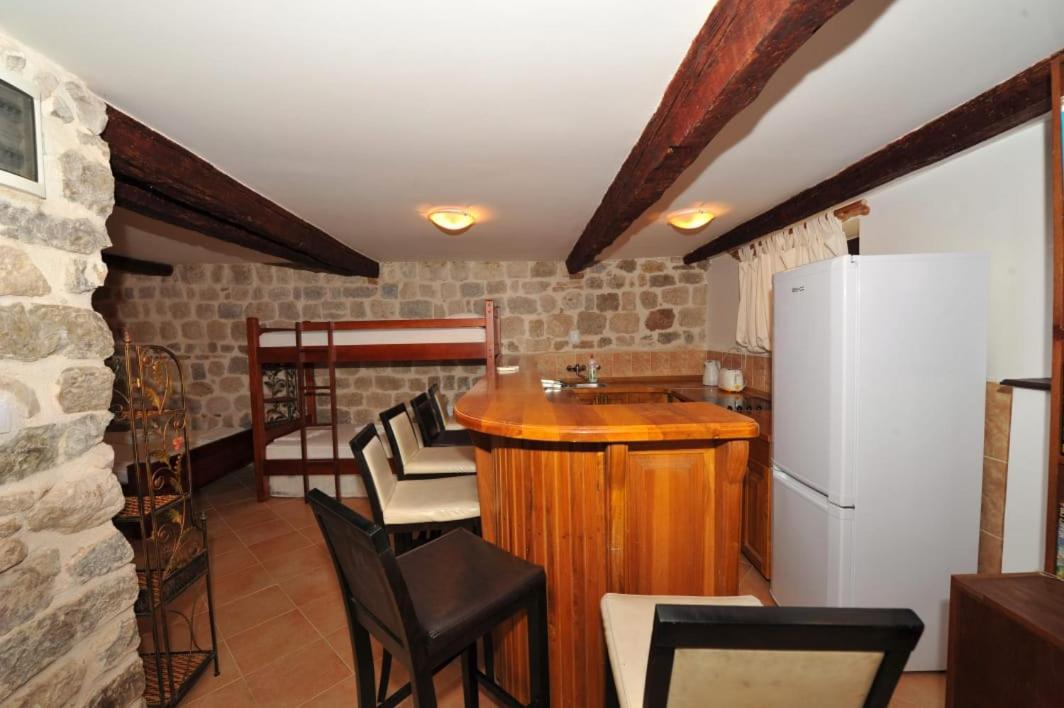 Apartments Monika Old Town Kotor Exterior foto
